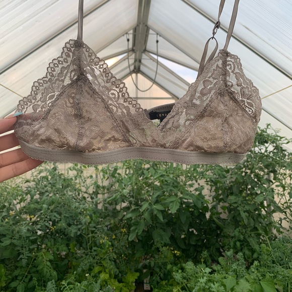 ✨Cute Lacy Grey Bralette Bundle Sale!!✨4/30 - Picture 3 of 8